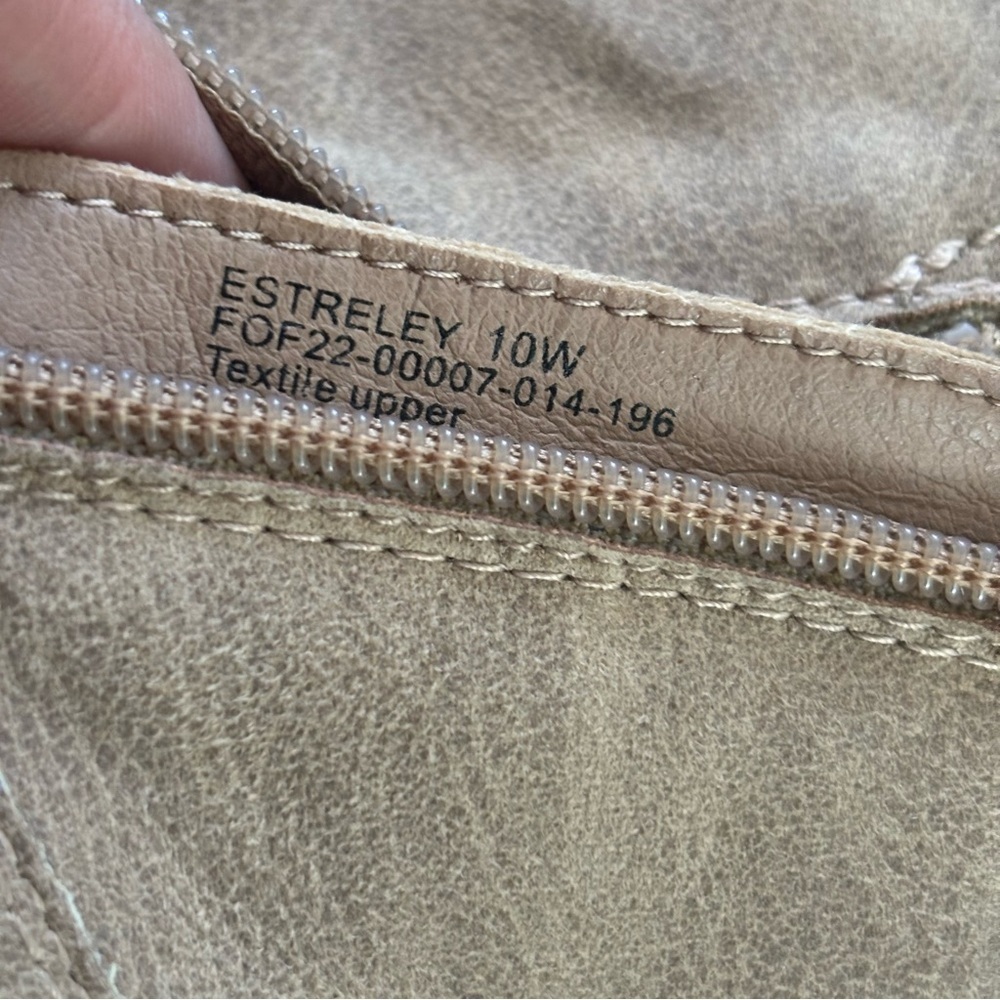 Frye Estrely Tan Ankle Boots with Suede Finish NWOT - Picture 6 of 7